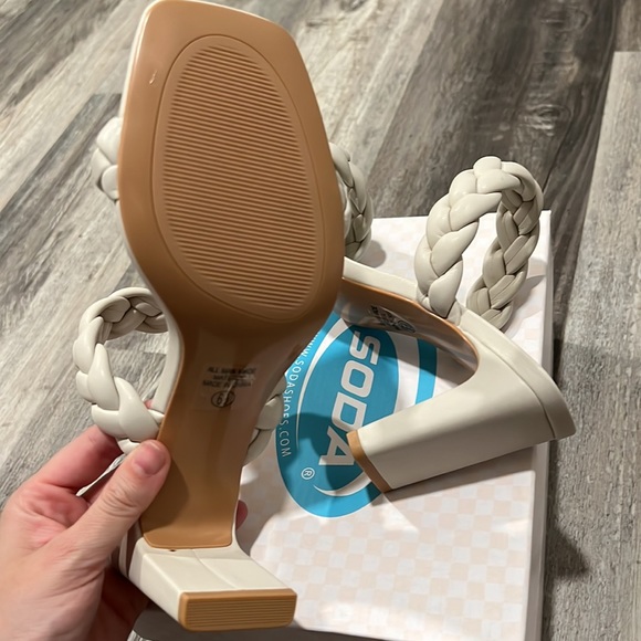 White Heels - Picture 12 of 12